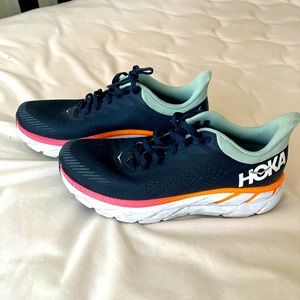 Hoka One One Clifton size U.S. 9